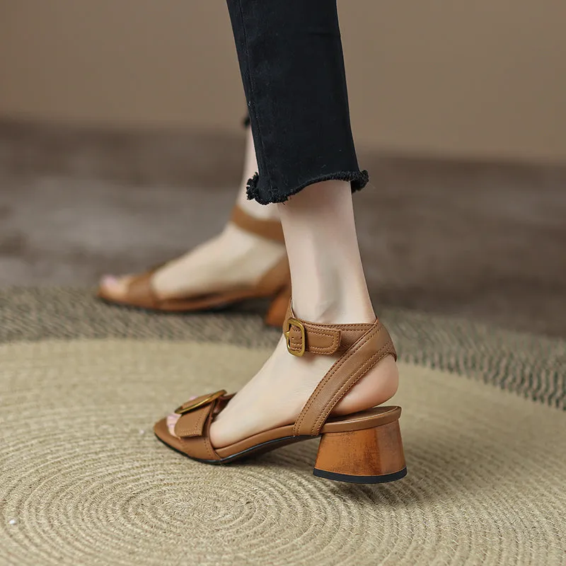 Block Heel Leather sandal Buckle Sandals in Beige/Brown