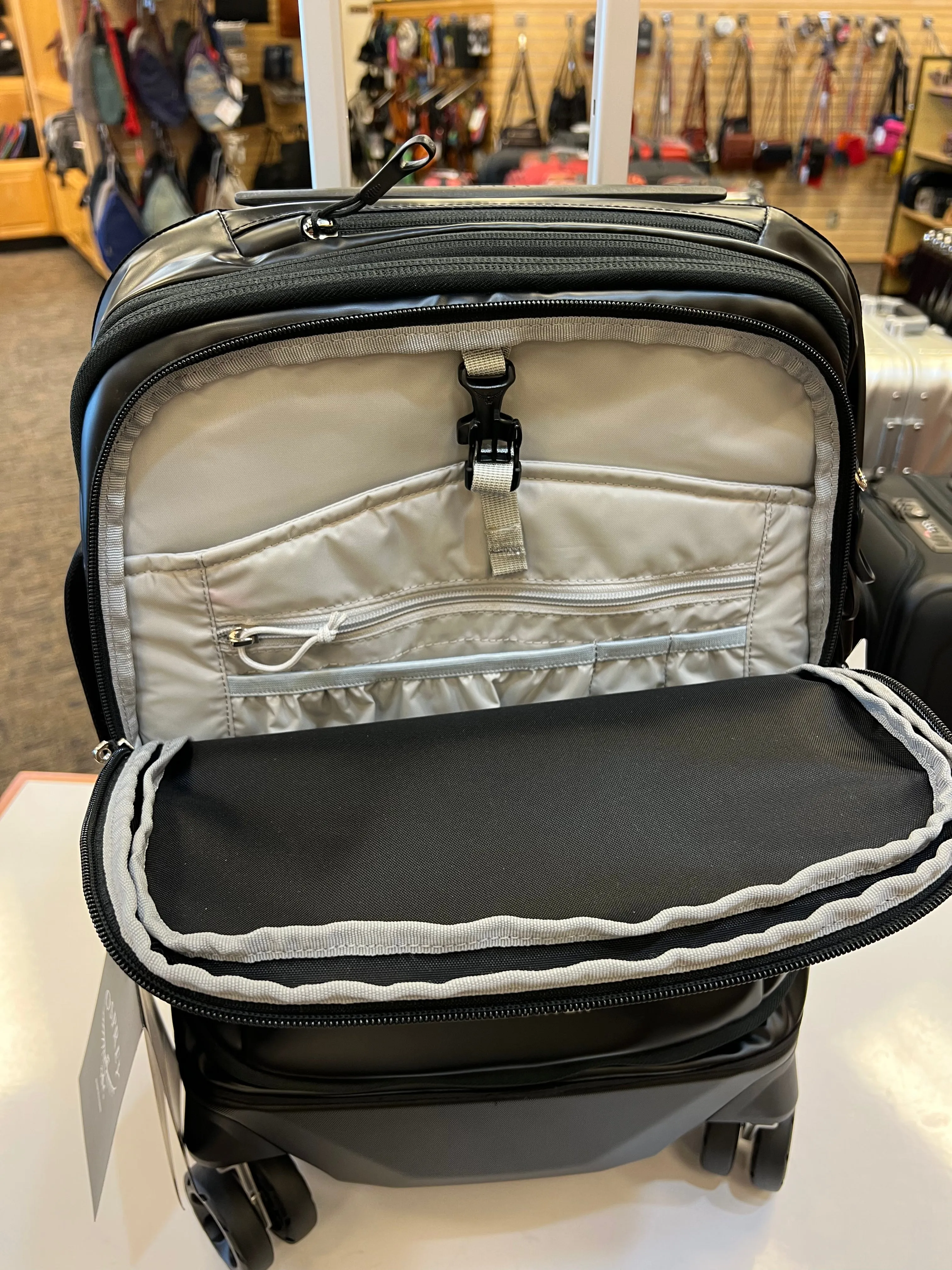 Osprey Transporter 21” International Hybrid Spinner Carry-On